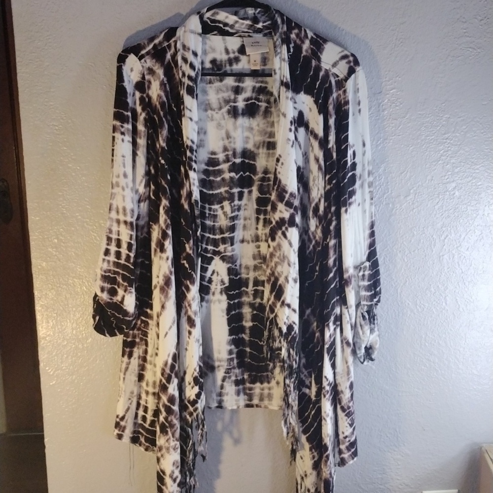 Knox Rose Tie-dye Black and White Top